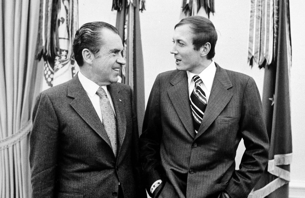 Ричадр Никсон и Евгений Евтушенко ( фото с сайта interesnyefakty.org)