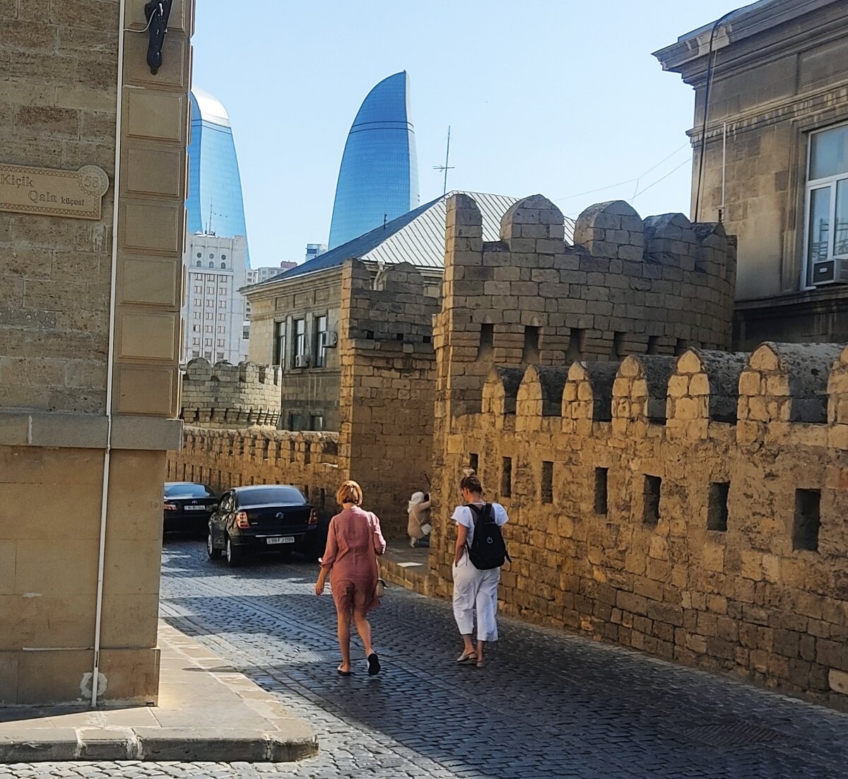 Пламенные башни в Баку видно отовсюду