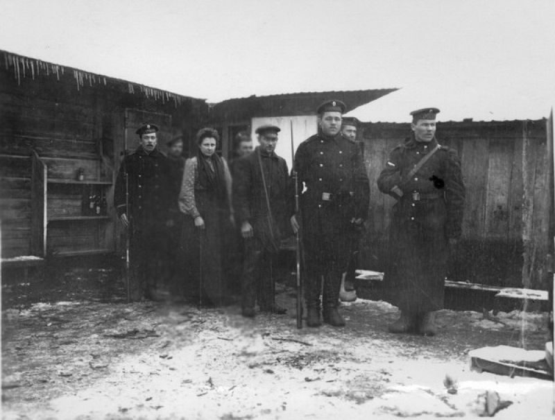 Арест революционеров матросами. 1906 г.