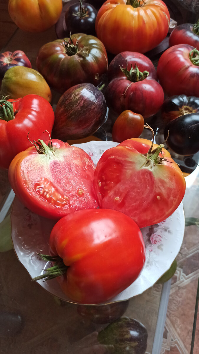 Японка (в разрезе) и Немецкая красная клубника