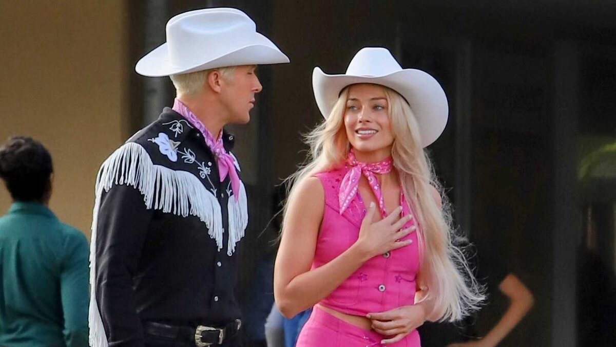     Министерство культуры России выступило против того, чтобы фильмы «Барби» и «Оппенгеймер» разрешили к показу в российских кинотеатрах. Данные картины признали несоответствующими традиционным духовно-нравственным ценностям страны.