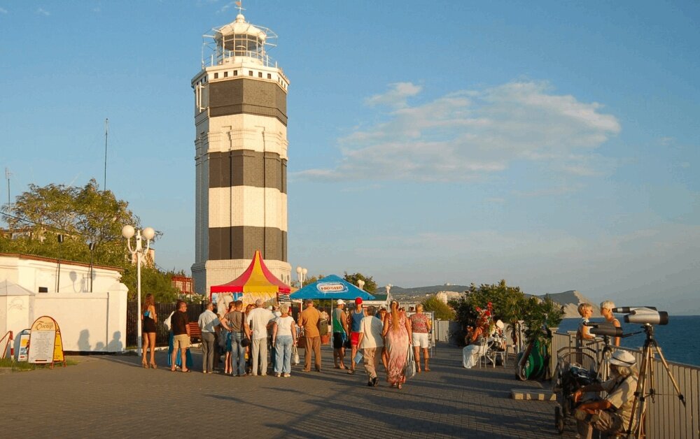 Анапа фото города и пляжа достопримечательности Маяк Анапы - место силы. Отель "Мишель" в Анапе Дзен