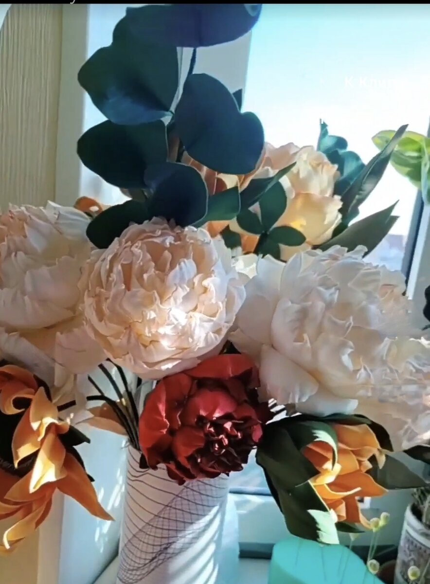 Фото автора (рукотворные цветы -где каждый лепесток сделан с душой)