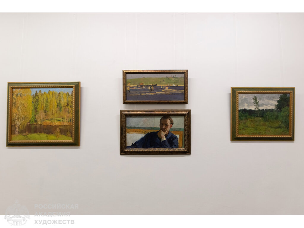 Фрагмент экспозиции «Династия. Алексей, Надежда, Любовь Белых» в МВК РАХ (Москва, Пречистенка, 19). Фоторепортаж: Виктор Берёзкин, пресс-служба РАХ. 2023.