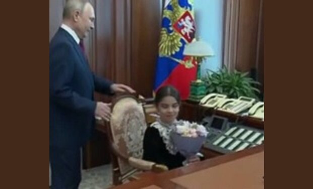 Наверное, здорово, посидеть в кресле самого Президента?