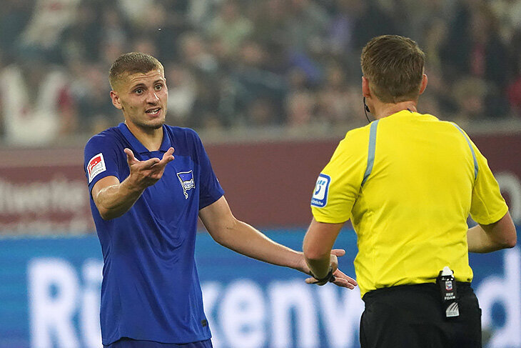 алексей и василий березуцкие. брата тренер. братья березуцкие футболисты. василий березуцкий и алексей березуцкий. братья березуцкие.