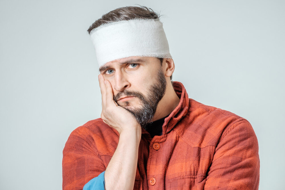 Заболевание может стать следствием перенесенных в прошлом черепно-мозговых травм (Источник изображения: freepik.com) 