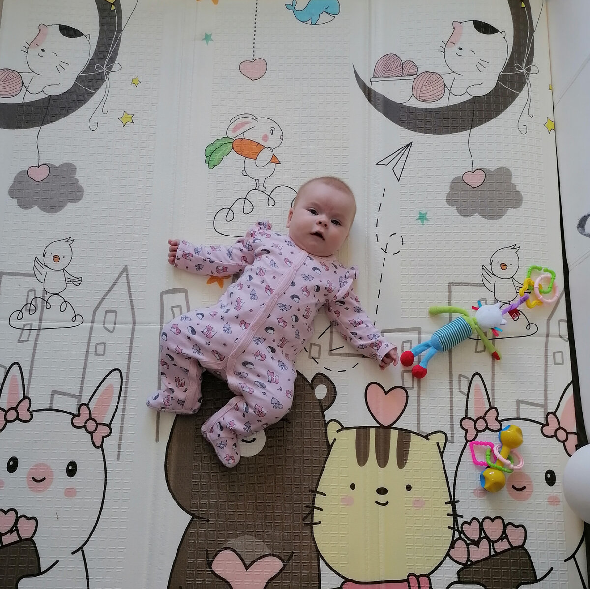 На полу первый раз. Что делать непонятно 