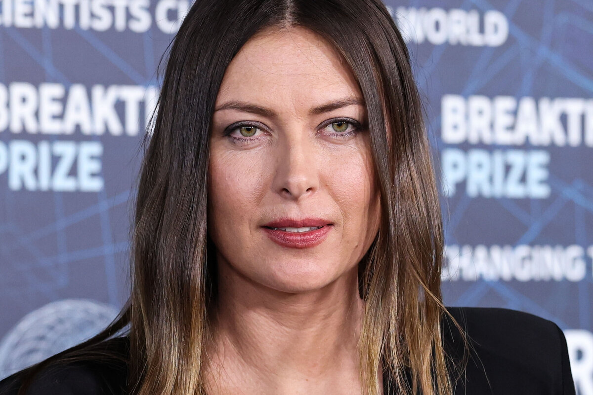     Мария Шарапова в платье без белья и Мила Кунис в прозрачной блузке: звезды на премии россиянина в США