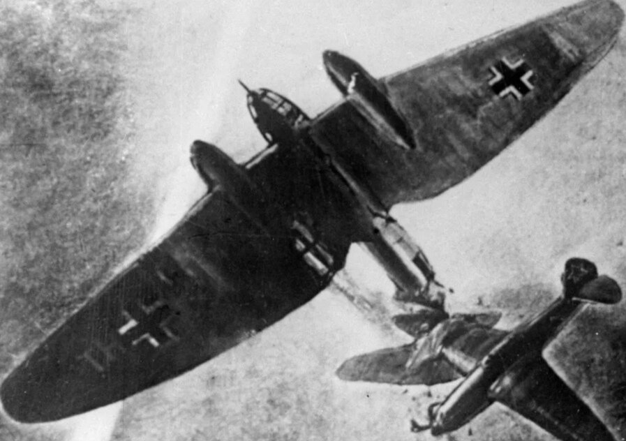 Рисунок момента подвига В.Талалихина