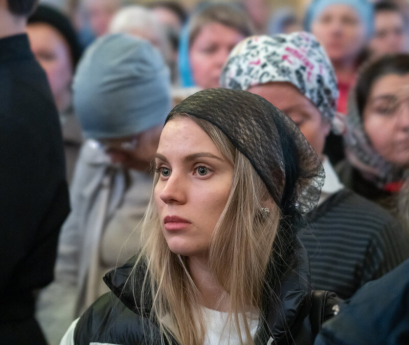 Откинувшись на удобную мягкую спинку кресла в троллейбусе маргарита николаевна ехала по арбату