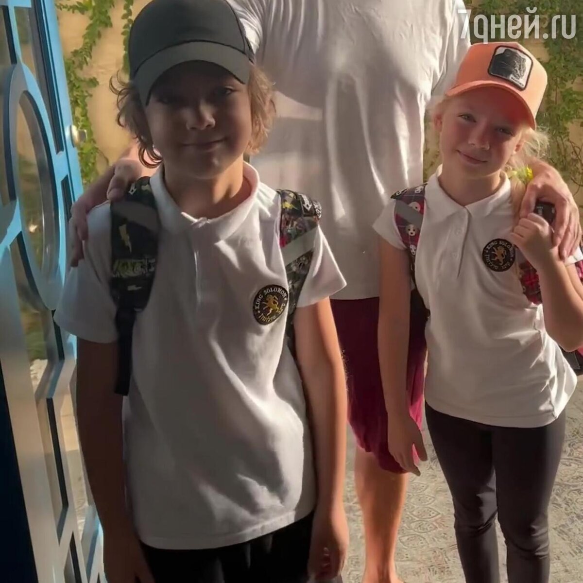    Дети Аллы Пугачевой — Лиза и Гарри Социальные сети