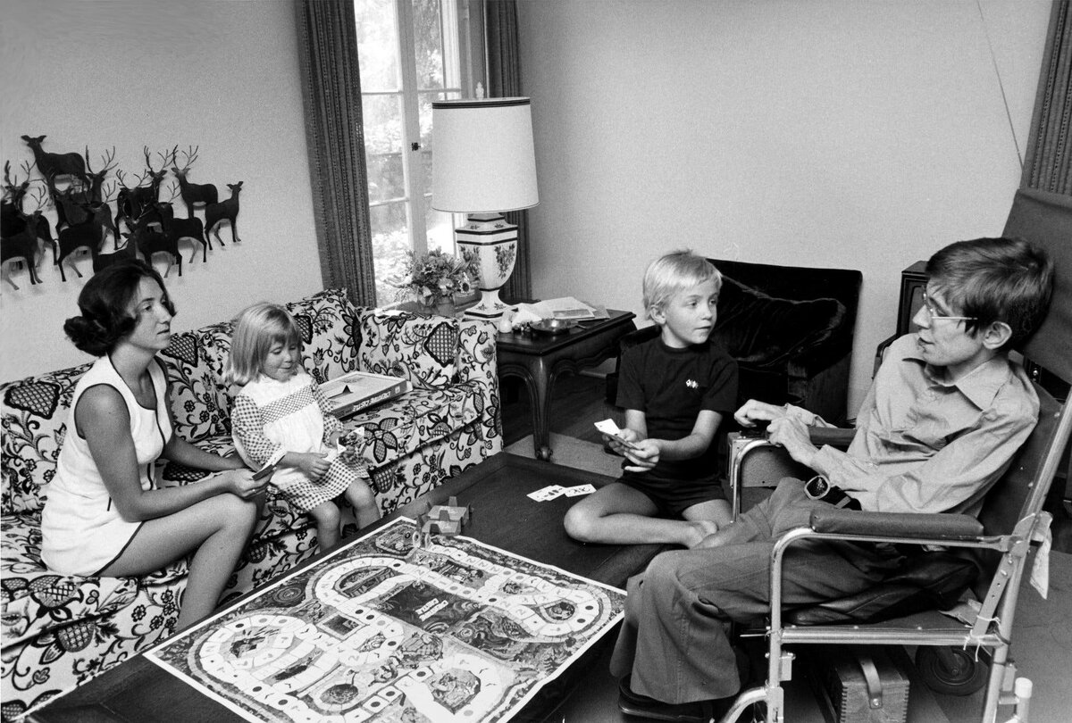 Джейн и Стивен с детьми