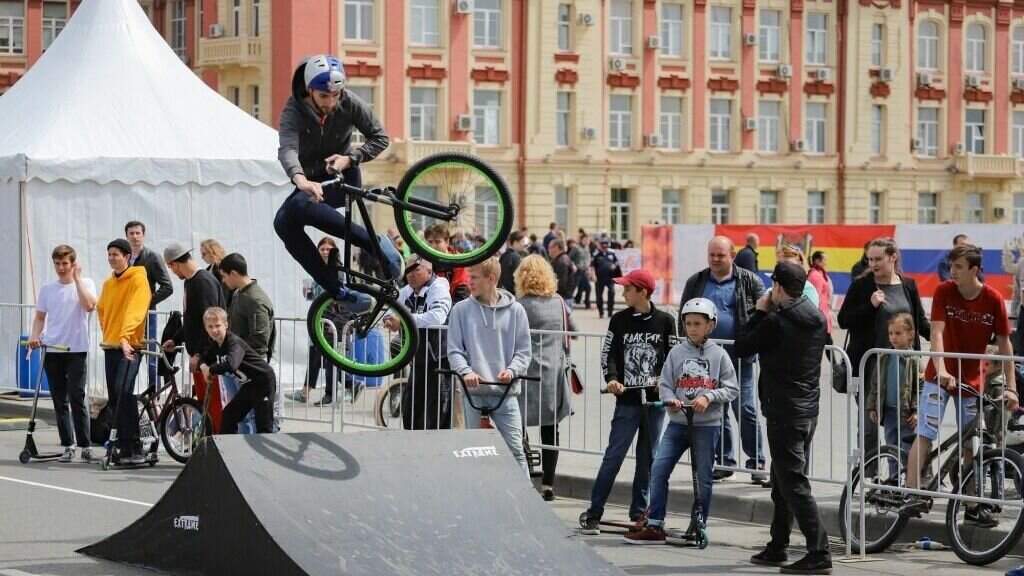     Для жителей Ростова-на-Дону и гостей города составили программу мероприятий на 1 мая, сообщил сити-менеджер Алексей Логвиненко.