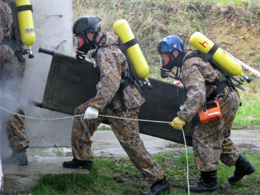 Интервью с начальник службы спасательного формирования города Находки Сергеем Геннадьевичем Алховым. Спасатель – профессия для мужчин Профессия спасатель интересная, многогранная и не простая.-2