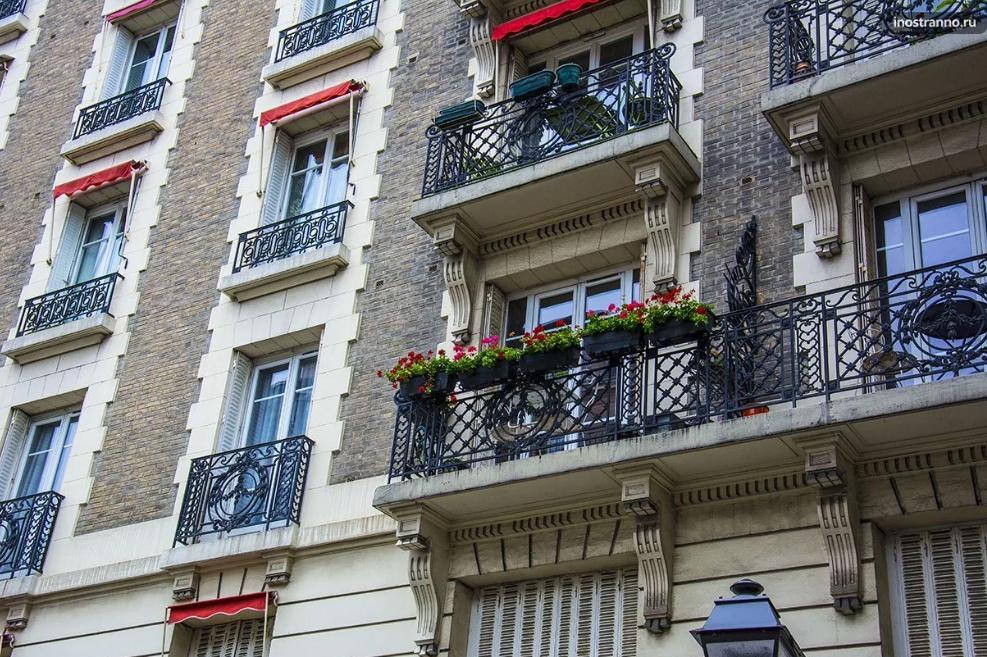 Париж кованые Балкончики. Французские Балкончики Париж. Люксембург балкон Европы. Французский балкон во Франции. Лоджии здание