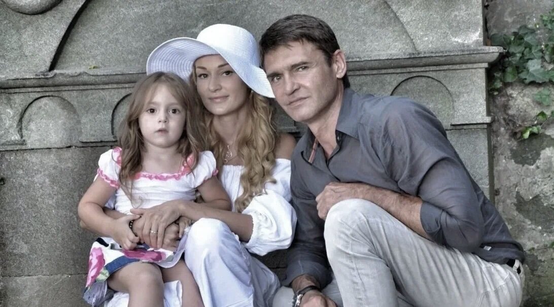 Наверное, многие российские телезрители знают такого талантливого и отличного актёра Игоря Лифанова. Игоря запоминают благодаря съёмкам в фильмах с криминалом и т.д.-6