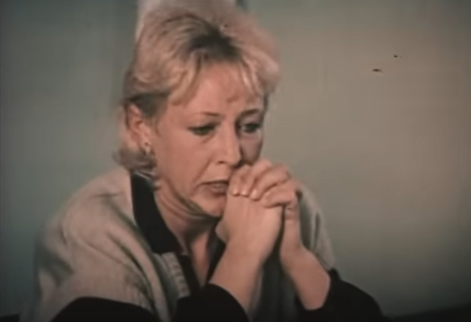 Директор школы (Людмила Соловьева), кадр из фильма "Пощечина, которой не было" (1987)