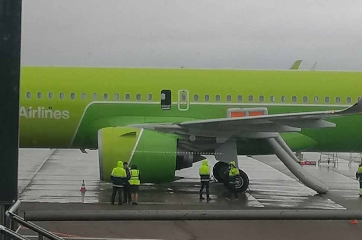S7 уходит из москвы. 737 800 s7 ванворлд. S7 airlines авиакомпания домодедово. аэропорт внуково самолёт s7. Citrus авиакомпания s7.