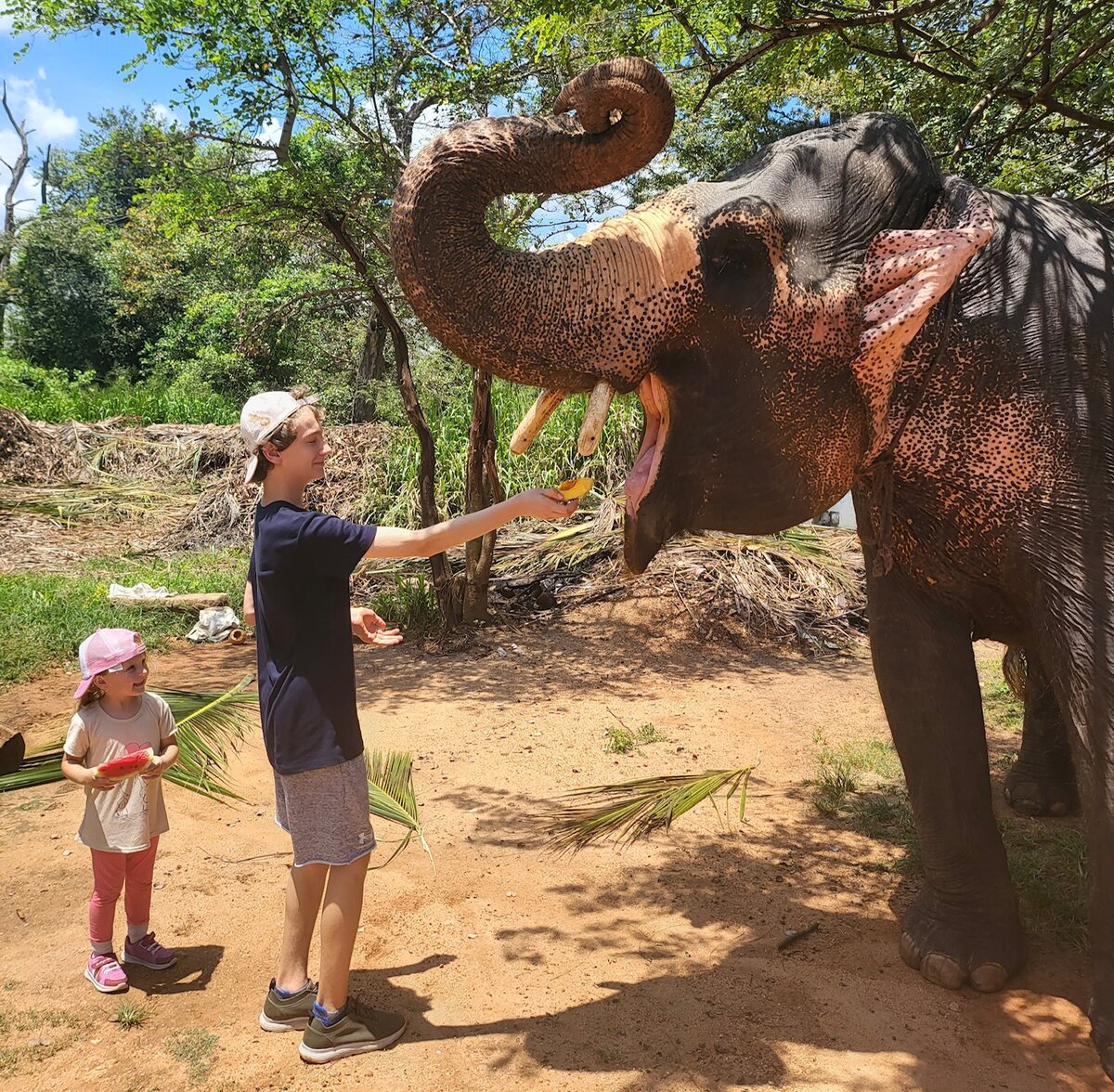 И малышка наша тоже, подрастает, а сколько еще с ней у меня таких бесед впереди, ммммм, предвкушаю