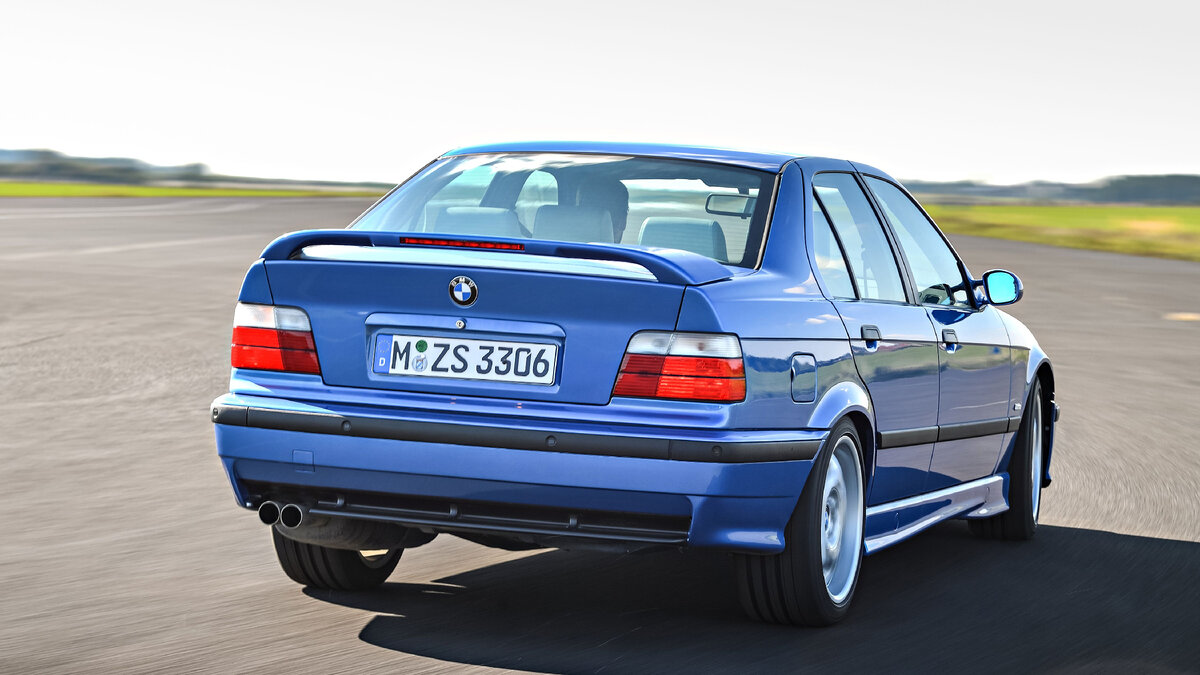 Предыдущее поколение серии M3 в кузове E30 задало высокую планку в сегменте спортивных автомобилей для общественного пользования.