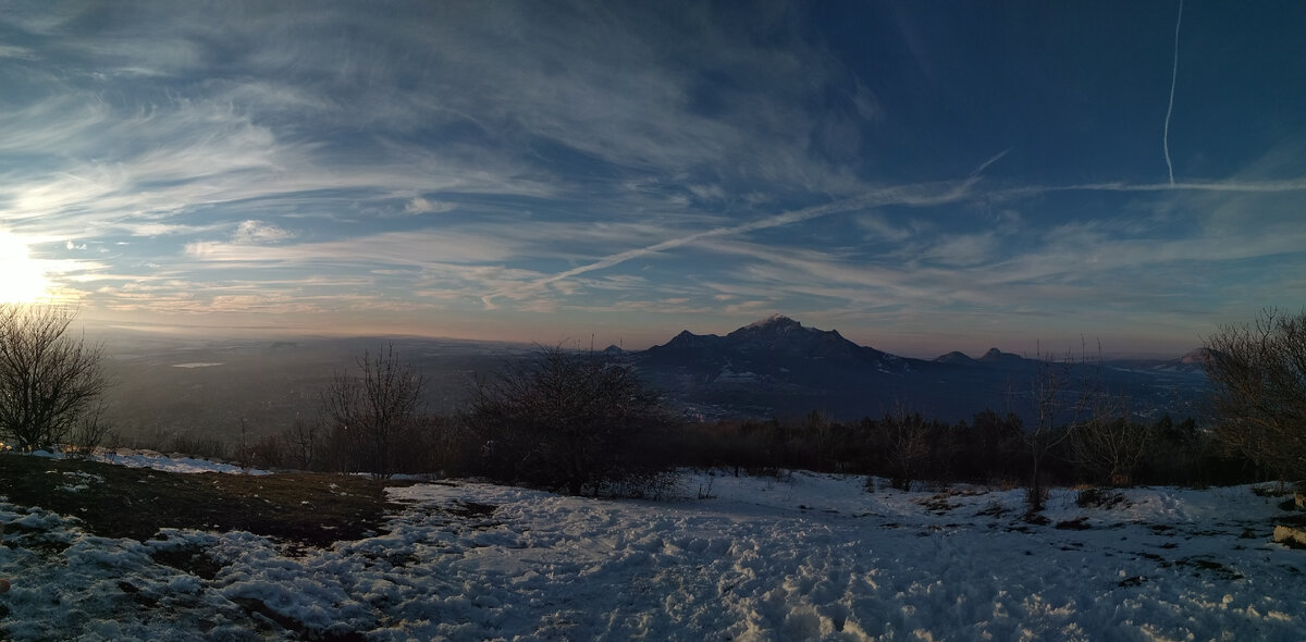 Вид на Бештау с Машука (декабрь 2017 года)