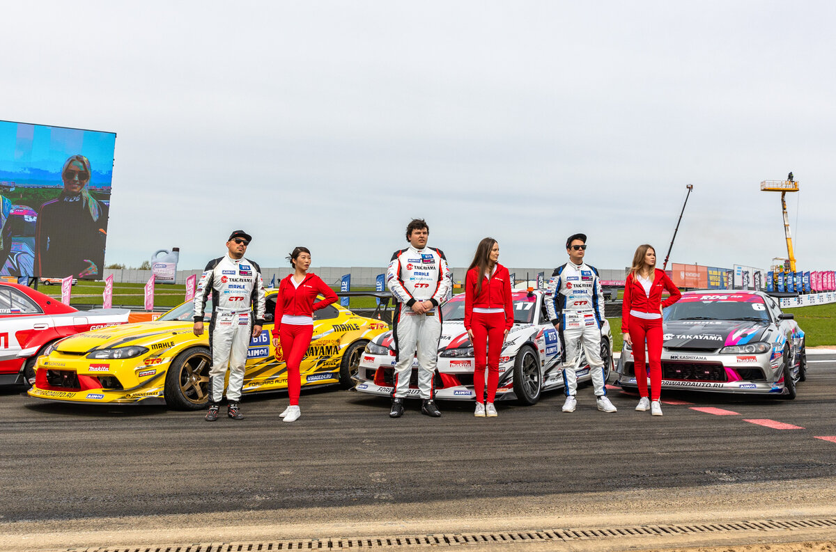    К Георгию Чивчяну и Роману Тиводару присоединился дебютант серии Тимофей Добровольский, ранее выступавший в RDS Europe. Все три пилота едут на автомобилях Nissan Silvia S15.   
Светлана Парфенова