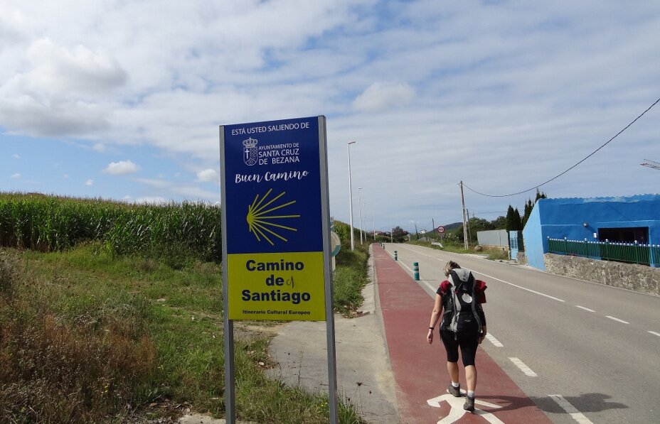 Пожелание доброго пути на дорожном знаке