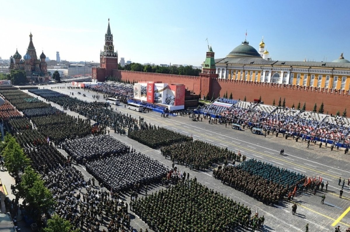    Путин поздравил россиян с Днем Победы