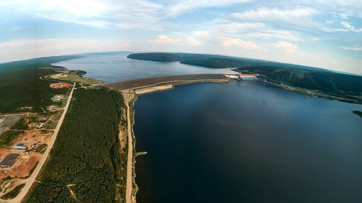     Для Богучанской ГЭС установили новый график сброса воды из-за паводков. В мае расходы воды через гидроагрегаты уменьшат на 100 кубометров в секунду: от 2700 до 3200 кубометров.