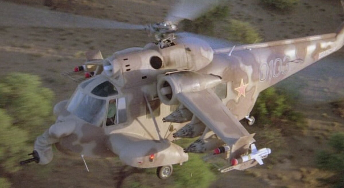 Бутафорский советский вертолет. Кадр из фильма