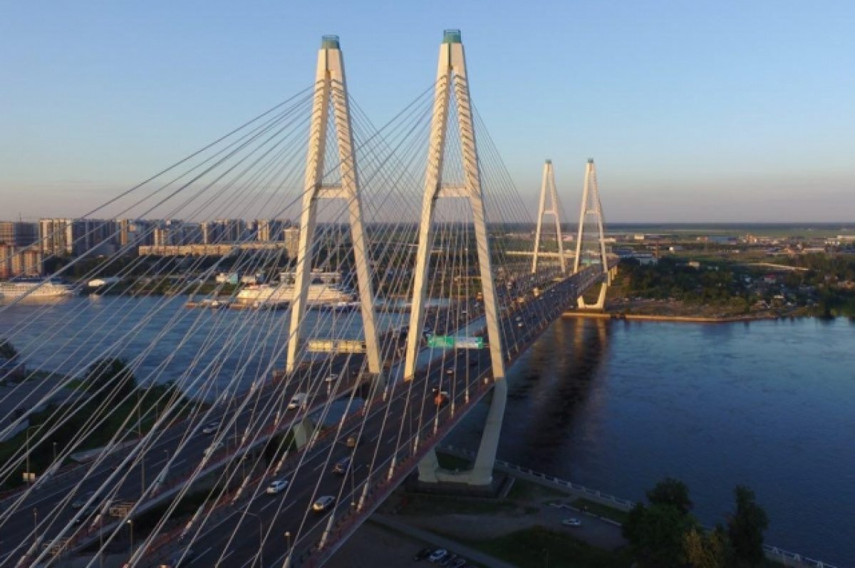    Перед вантовым мостом в Петербурге на 10 дней перекроют две полосы КАД