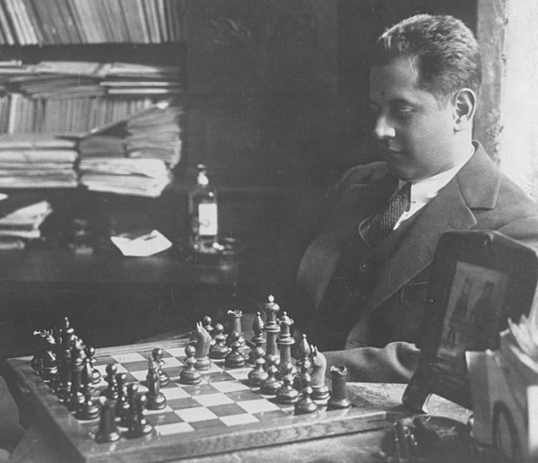 Алехин Гениальный шахматист Александр Алехин превосходно знал английский, французский, немецкий и испанский языки.-4