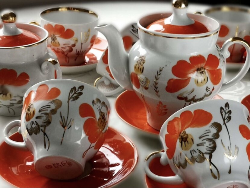 Фарфоровый чайный сервиз «Маки» Барановка, 1970е годы, форма 1.