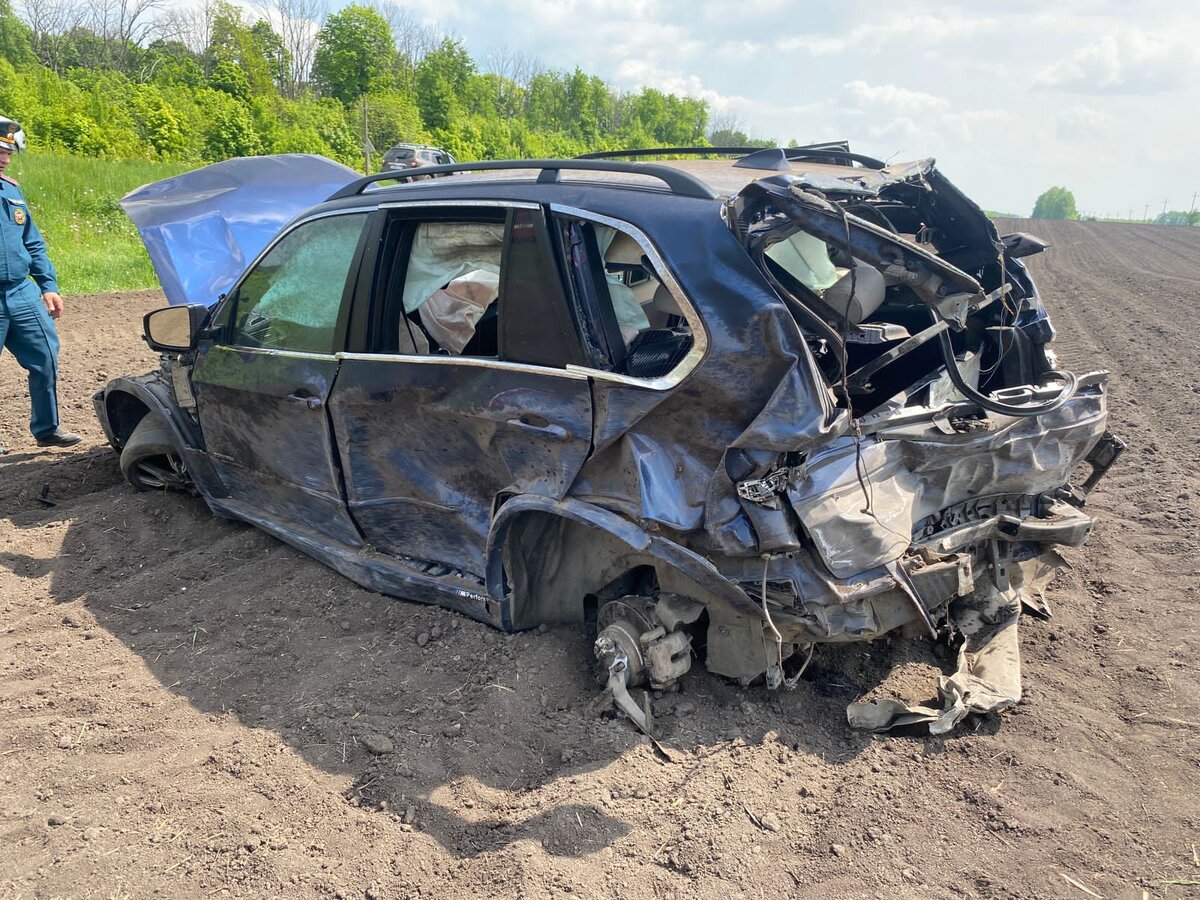 Водитель БМВ вылетел в кювет и погиб на месте на трассе Афанасьево-Измалково  под Липецком | Вести Липецк | Дзен