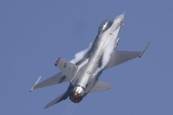    Истребитель F-16. Фото: Xinhua/globallook.com.