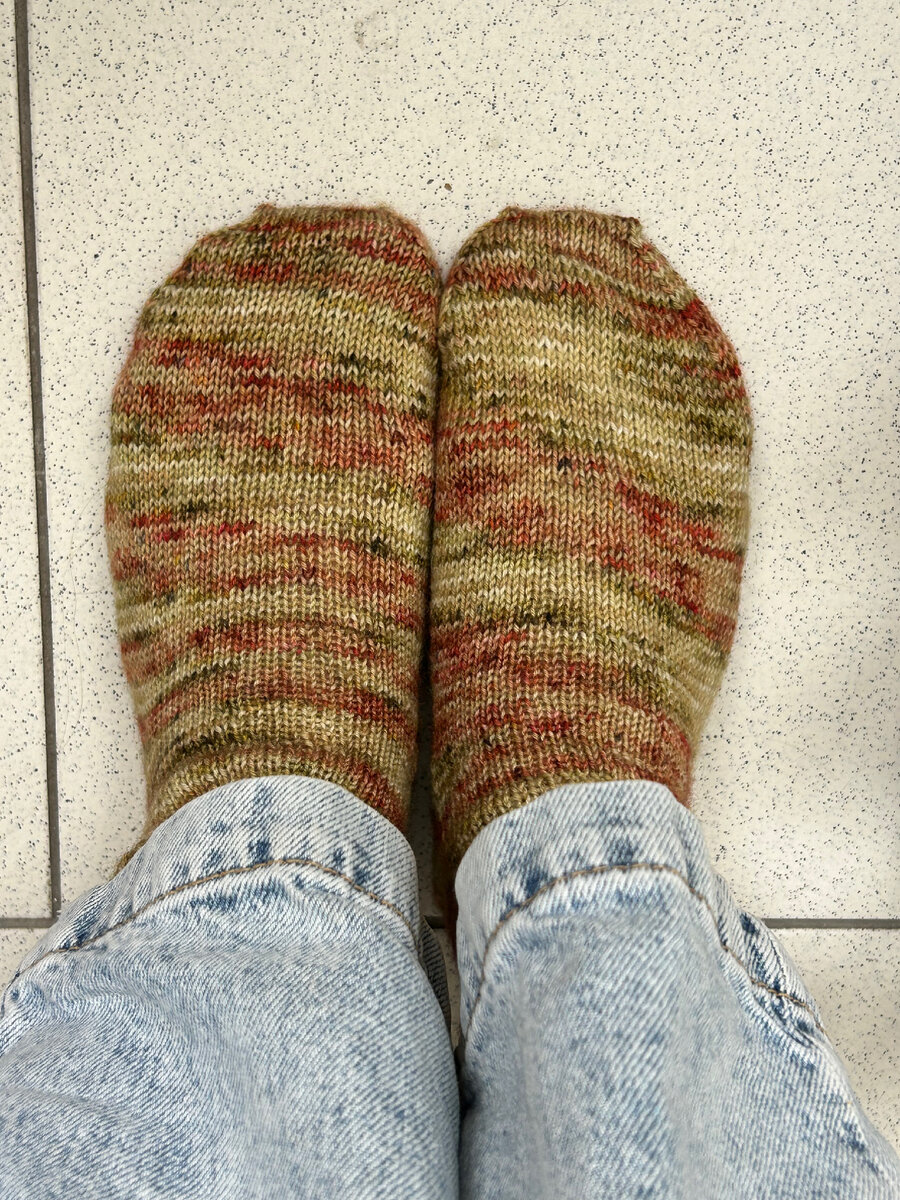 Трикотажный шов получился довольно грубым 