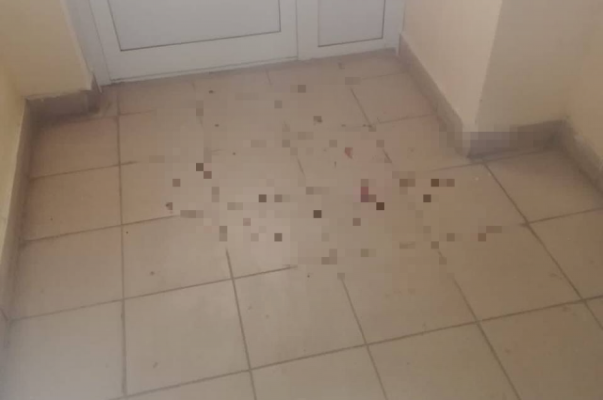    В одном из подъездов Твери мужчина избил инженера ТСЖ молотком