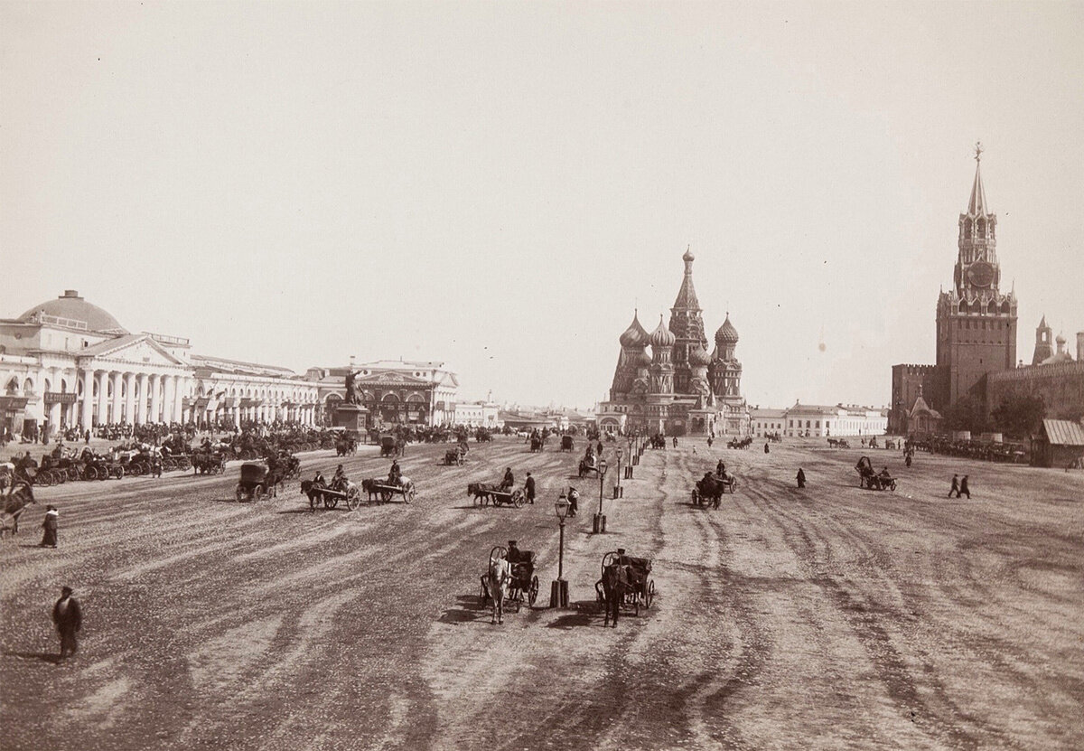 Вид Красной площади в сторону Покровского собора, 1880-1886 