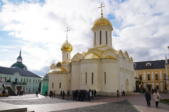    Троице-Сергиева Лавра. Фото: Ekaterina Tsvetkovagloballook.com.