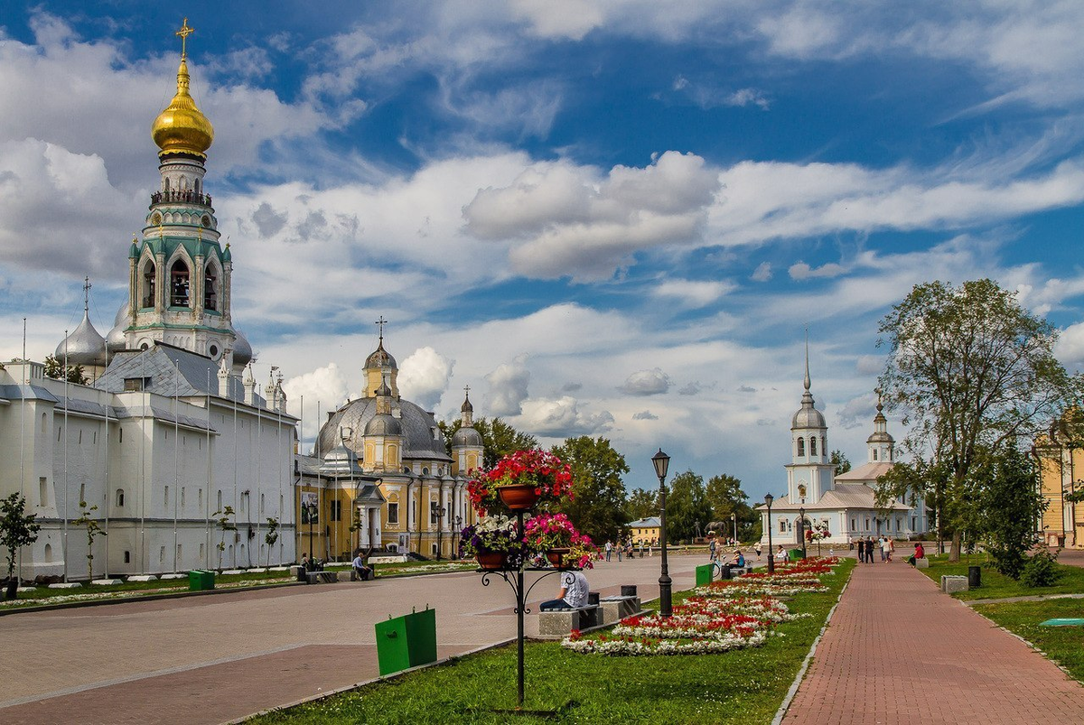 Вологду черноглазый. Кремлевская площадь Вологда. Вологда Соборная площадь. Город Вологда Кремлевская площадь. Вологодский Кремль Вологда.