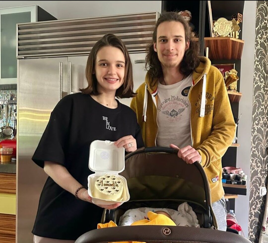 Фото внука певицы славы