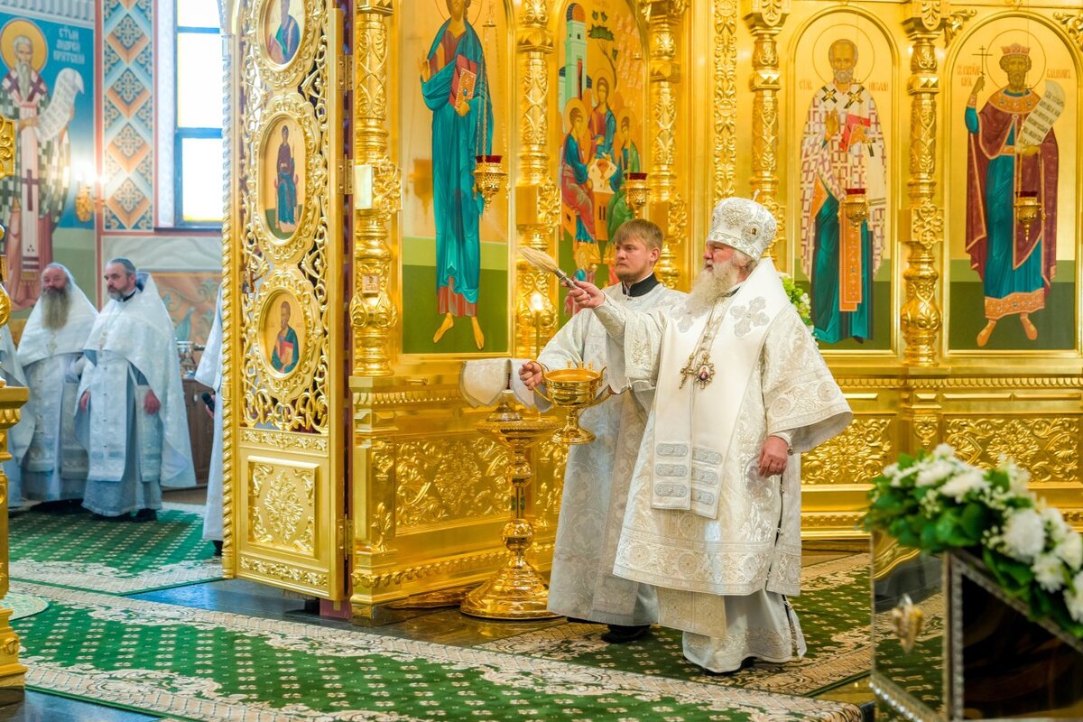    В Сургуте состоялось великое освящение Свято-Троицкого кафедрального собора