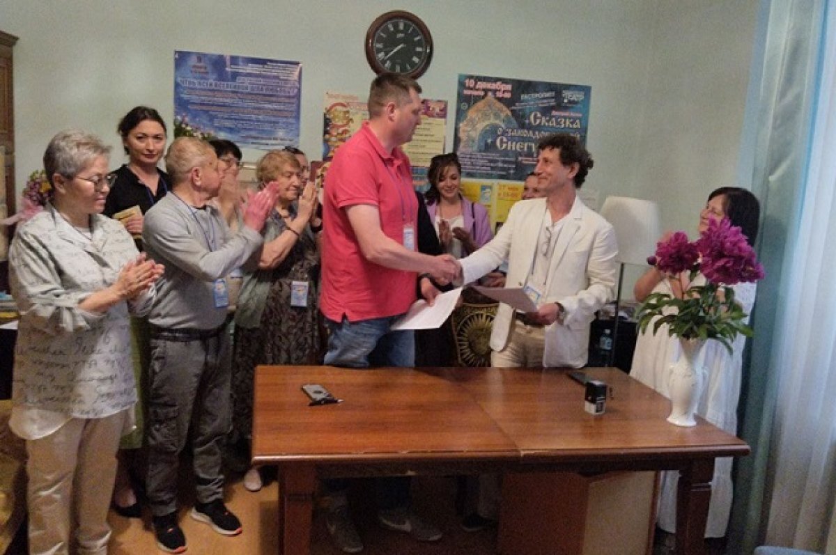    Артисты Мариупольского драмтеатра покажут знаменитый спектакль на Камчатке