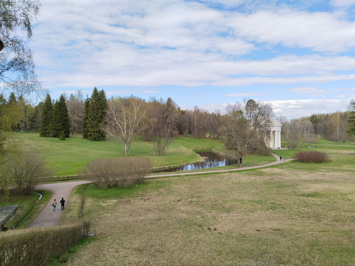 Река Сляванка и Храм Дружбы🌊🏛️