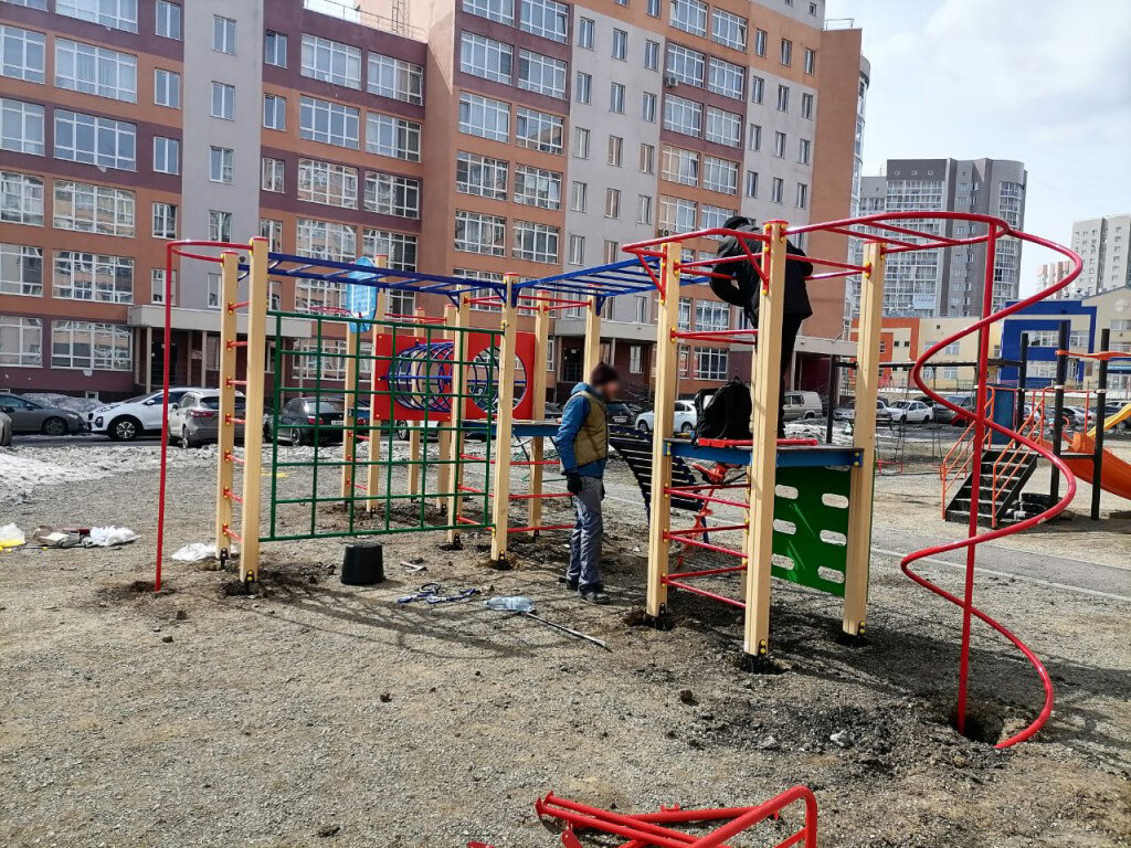 Площадка для монтажа. Спортивная площадка во дворе. Детские дворовые площадки. Объекты детской площадки. Во дворе.