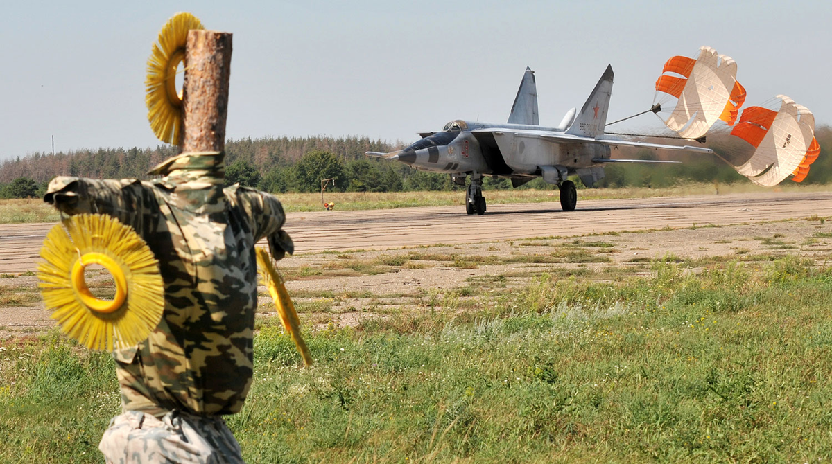 В Воронеже средствами РЭБ сбили беспилотник со взрывчаткой. Пострадали три  человека | Газета.Ru | Дзен