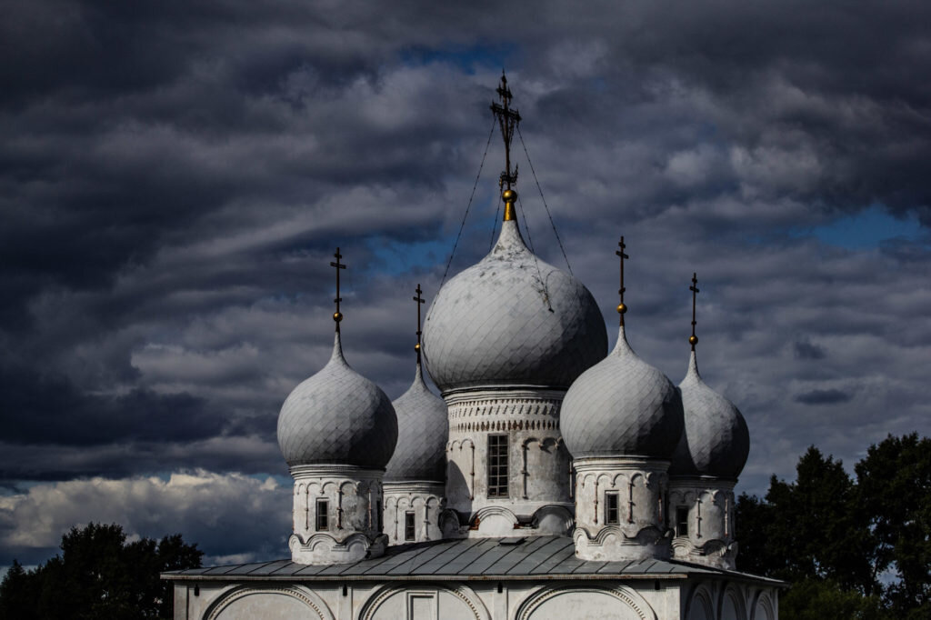 Белозерск древнее здание