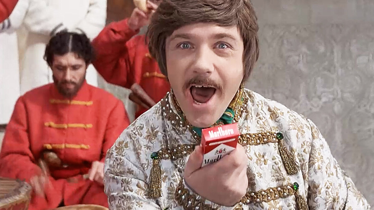 Счастье вдруг постучалось в двери. Сердце вдруг в тишине. Счастье вдруг в тишине. Счастье вдруг в тишине постучалось в двери. Счастье вдруг в тишине.