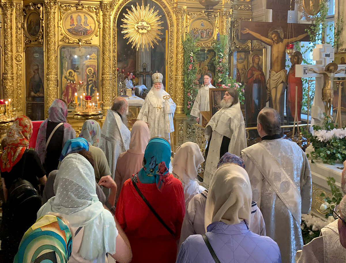 Священники елоховского собора в москве